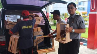 Produk Kerajinan dari Kayu Karya Warga Binaan Lapas Jember Dikirimkan ke KSJ