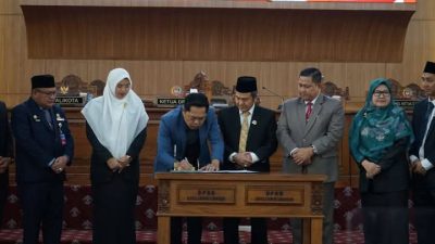 Rapat DPRD Kota Lubuk Linggau Dalam Rangka Umumkan Yoppy-Rustam Wako-Wawako Terpilih 2025-2030