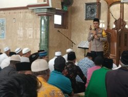 Kapolres Bondowoso Melakukan Safari Jumat di Masjid