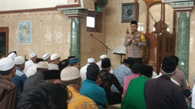 Kapolres Bondowoso Melakukan Safari Jumat di Masjid