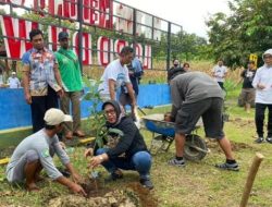 Relawanan Rumah juang Asri,lakukan kegiatan penghijaun bersama Wakil bupati terpilih dalam memperingati satu abad Pramoedya ananta Toer