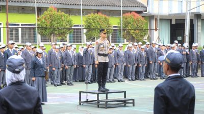 Beri Motivasi Kapolres Bondowoso jadi Irup di SMA Negeri 2 Bondowoso