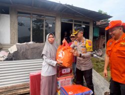 Polres Bondowoso bersinergi dengan BPBD memberikan bantuan korban bencana alam