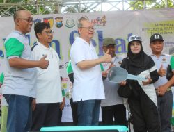 Ribuan Orang Ramaikan Jalan Sehat Bareng PWI Jatim