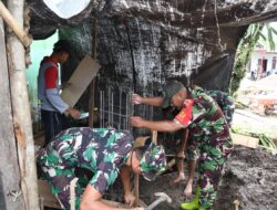 Babinsa Kodim 0822 Bondowoso Gotong Royong Bangun Tandon Air dalam TMMD ke-123