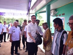 Pemkab OKI – PT Sampoerna Agro Salurkan Bantuan Kepada Warga Terdampak Banjir di Pematang Panggang