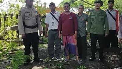 LINDUNGI PENGUNJUNG WISATA, PERHUTANI BONDOWOSO LAKUKAN PEREMPESAN DAN PEMANGKASAN POHON DI BEACH FOREST