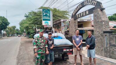 Anggota Koramil 0822/11 Tapen Sertu Suryadi Kawal Warga Binaannya Jual Gabah Padi ke Buloq