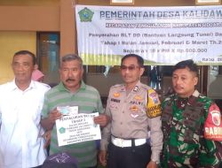 Desa Kalidawir Kecamatan Tanggulangin Salurkan BLT-DD TA 2025 Tahap Pertama di Penghujung Ramadhan