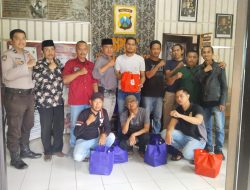 Puncak Bulan Ramadhan, Polsek Botolinggo Bagikan Bingkisan dan  Ajak Media Buka Bersama