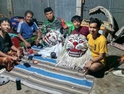 Babinsa Tapen Dukung Pelestarian Budaya di Sanggar Seni Singo Raung
