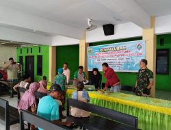 Babinsa Kodim 0822 Dampingi Penyaluran BLT-DD, Warga Rasakan Langsung Manfaat Bantuan