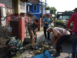 Wujud Menjaga Lingkungan, Kodim 0402/OKI-OI Laksanakan Jumat Bersih