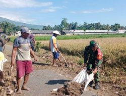Aksi Babinsa di Hari Minggu! Gotong Royong Jadi Ajang Kedekatan TNI-Rakyat