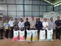 Bantu Petani Sawit, Bupati Muchendi Salurkan Sarpras dari BPDPKS Senilai 11,9 Miliar