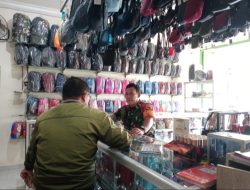 Babinsa Produktif Desa Kreatif : Komsos Serda Imron Bantu Perajin Tas Rumahan Tumbuh Mandiri