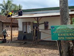Perehaban RTLH Bapak Tarwono Capai 51 Persen, Satgas TMMD Ke-124 Kodim 0422/Lampung Barat Terus Kebut Pembangunan