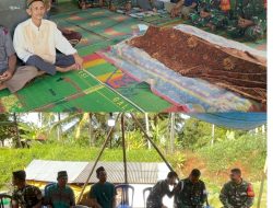 Wujud Empati, Komandan SSK dan Anggota TMMD ke-124 Kodim 0422/LB Hadiri Takziah Warga di Pekon Pemerihan