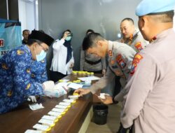 Tegas dan Bersih, 39 Pejabat Utama Polresta Malang Kota Jalani Tes Urine Usai Upacara Kebangkitan Nasional