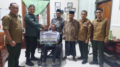 PADA MOMENT HARKITNAS KE 117, ADM PERUM PERHUTANI KPH BONDOWOSO, SERAHKAN DANA TJSL 100 JUTA UNTUK REHABILITASI MASJID