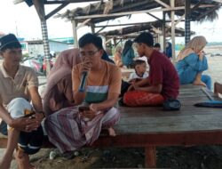 Pantai Tiga Dermaga Branta Pesisir: Tempat Nongkrong Sejuk, Karaokean Asyik, dan Rujak Kelang Favorit Pengunjung