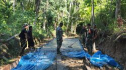 Kebersamaan TNI dan Warga Warnai Pembangunan Jalan di Pekon Pemerihan