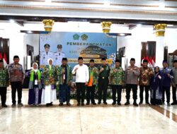 Bupati Sidoarjo Lepas Jamaah Haji Kloter 93, Yang Terakhir dari Pendopo