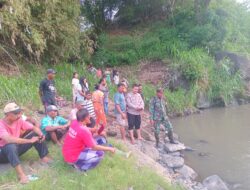 Pencarian Orang Hanyut DiSungai Prajekan Lor,Babinsa Serda Ahmat Sutono Terjun Langsung Kelokasi