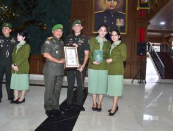Gubernur Akademi Militer Pimpin Sertijab dan Tradisi Warga Baru Akmil