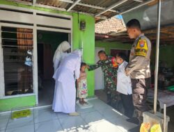 Tak Hanya Jaga Keamanan, Babinsa Ini Bantu Timbang Balita di Posyandu: TNI Dekat dengan Rakyat