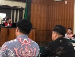 Panggung Sandiwara di Pengadilan! Eks Pj Wali Kota Pekanbaru Tersenyum di Tengah Skandal Miliaran