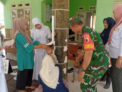Babinsa Turun ke Posyandu,Serma Slamet Kawal Kesehatan Balita di Pekauman