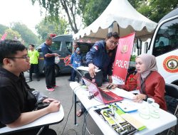 Ratusan Warga Manfaatkan Layanan Kesehatan Gratis Polda Jatim di CFD Hari Bhayangkara ke -79