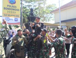 Bersenjata Lengkap, Prajurit Yonif Raider 514 beri kejutan di Polres Bondowoso