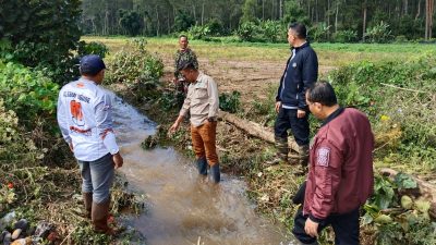 SALURAN AIR TERPUTUS, DANPOSRAMIL BESERTA FORKOPIMCAM IJEN TURUN KELOKASI