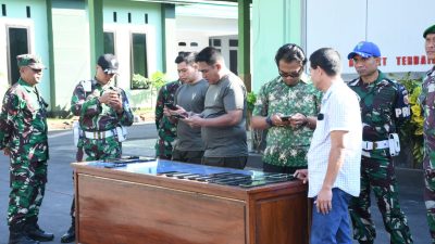 Cegah Penyalahgunaan, Pasi Intel Bondowoso Gelar Pemeriksaan Mendadak HP Anggota