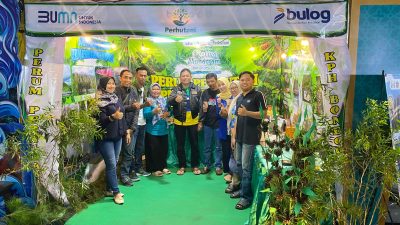 KUNJUNGI STAND FESTIVAL MUHARAM, PLT ADM JOMBANG DISAMBUT ADMINISTRATUR PERUM PERHUTANI KPH BONDOWOSO
