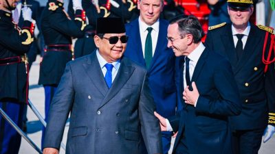 Presiden Republik Indonesia Prabowo Subianto Disambut Perdana Menteri Paris