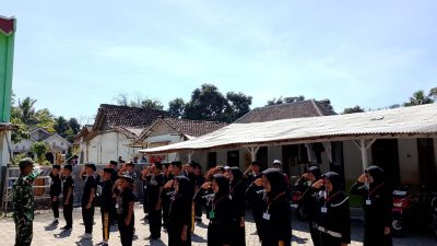 Bangun Generasi Tangguh,Babinsa Sukosari Latih PBB dan Tanamkan Nilai Juang di Sekolah NU