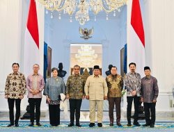 Presiden Prabowo Subianto menerima pimpinan Majelis Permusyawaratan Rakyat (MPR) di Istana Merdeka Jakarta