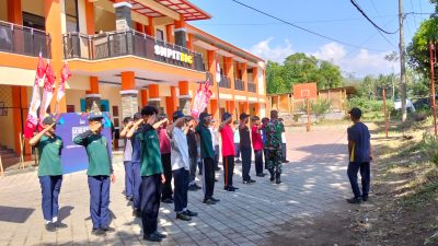 Dari Lapangan Sekolah, Babinsa Bangun Disiplin dan Cinta Tanah Air Lewat PBB