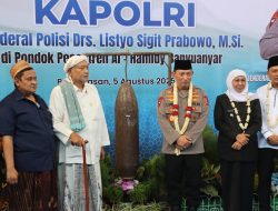 Kapolri Silaturahmi ke Ponpes Al-Hamidy Banyuanyar, Tekankan Sinergitas dan Persatuan