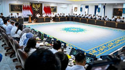 Presiden Prabowo Subianto memimpin Sidang Kabinet Paripurna ke-8 pemerintahan Kabinet Merah Putih