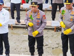 Kapolri dan Menteri LHK Tanam Mangrove di Mempawah, Dukung Pemulihan Ekosistem Pesisir