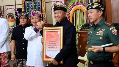Perda Bale Kerta Adhyaksa Disahkan, Ketut Sumedana Selaku Penggagas Raih Penghargaan Khusus