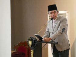 Bupati Muhammad Fawait Kukuhkan Paskibraka Kabupaten Jember 2025, Cintai Bendera Merah Putih Bukan yang Lain
