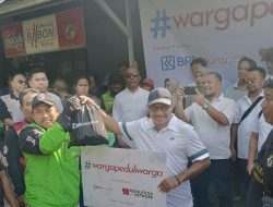 Peduli Keadaan Sosial, 98 Resolution Network Bagikan Sembako Kepada Ojol dan Masyarakat Bawah