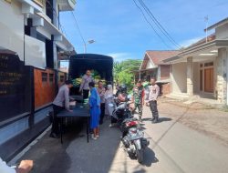 Sinergi TNI-Polri: Babinsa Hadir Dalam Gerakan Pangan Murah Desa Koncer Kudul