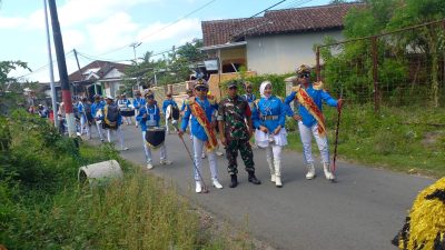 Pawai Budaya Meriahkan Maulid Nabi dan HUT IPGS ke-11 di Koncer Kidul, Babinsa Ambil Bagian