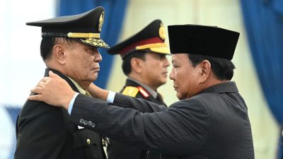 Presiden RI Prabowo Subianto: Menganugerahkan Pangkat Istimewa Kepada Satu Purnawirawan TNI dan Polri